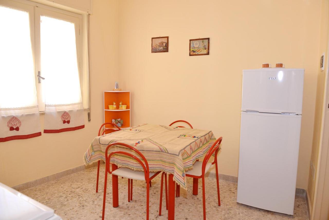 Appartamento la finestra sul cortile da Alberto Avola Esterno foto